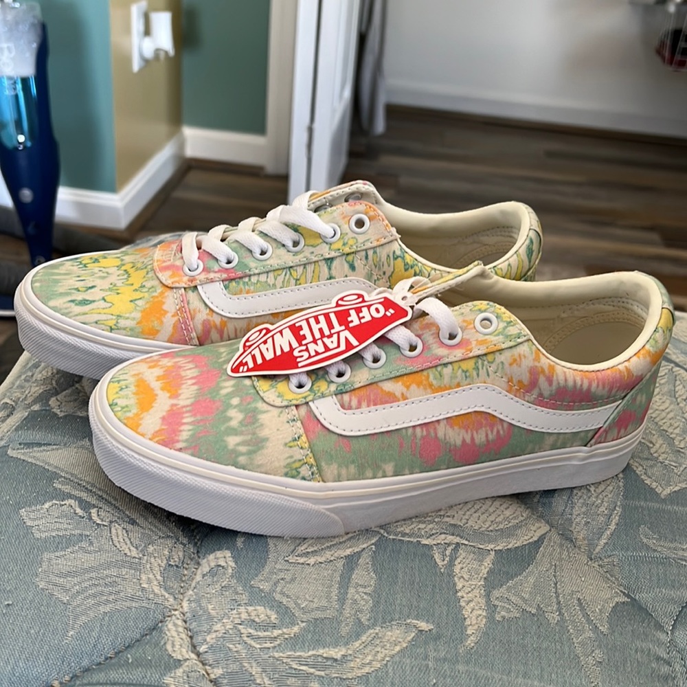Womens vans new with tags size 9